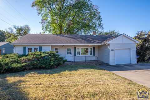 4821 SW 21st St, Topeka, KS 66604