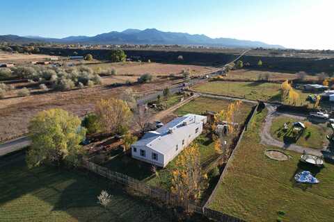 22 Tom Holder, Ranchos de Taos, NM 87557