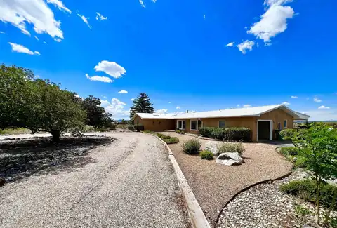 110 Calle Francisca, Taos, NM 87571