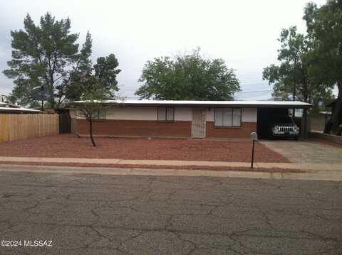 6709 E Calle Dened, Tucson, AZ 85710