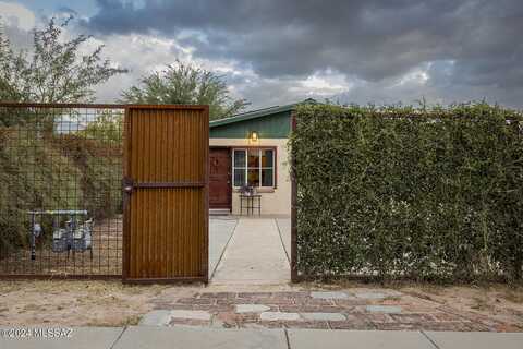 437 W 30th Street, Tucson, AZ 85713