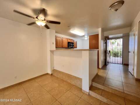 5675 N Camino Esplendora, Tucson, AZ 85718