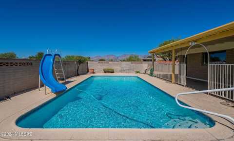 9002 E Henry Place, Tucson, AZ 85710