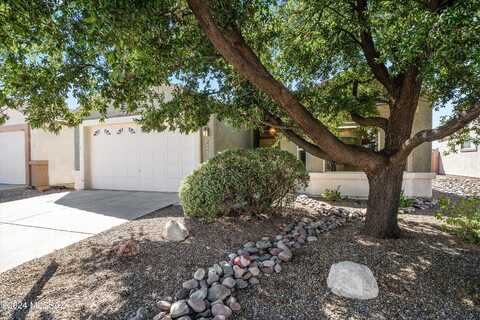 7558 E Navigator, Tucson, AZ 85756