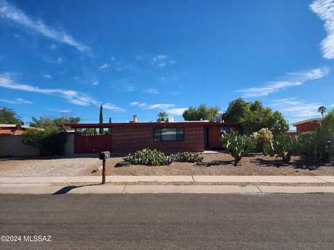 7302 E Calle Cuernavaca, Tucson, AZ 85710