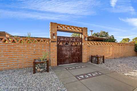 2601 N Norris Avenue, Tucson, AZ 85719