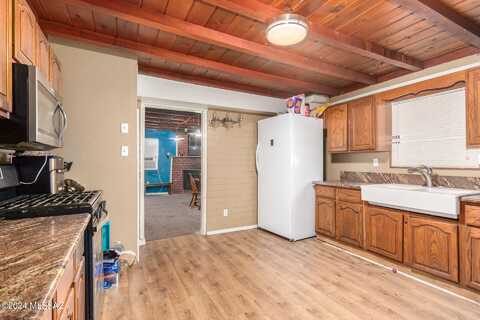 3813 E Ellington Place, Tucson, AZ 85713