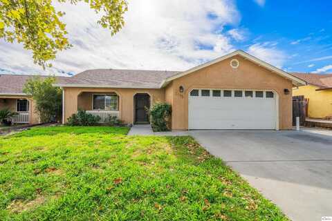 2015 Gentry Way, Red Bluff, CA 96080