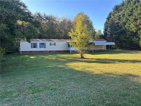 5782 NC Highway 66 S, King, NC 27021