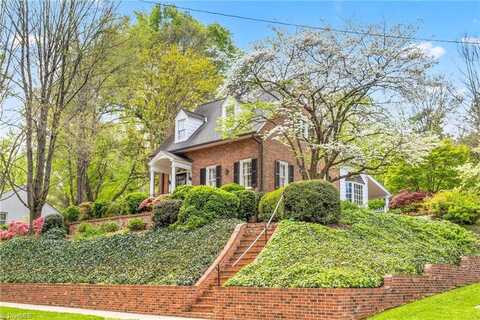 1221 Briarcliff Road, Greensboro, NC 27408