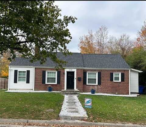 220 Oakdale Street, Mount Airy, NC 27030