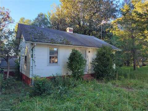 437 Smith Street, Liberty, NC 27298