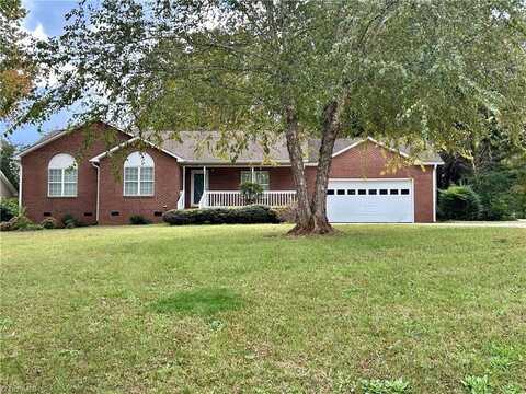 6439 Starlette Lane, Trinity, NC 27370