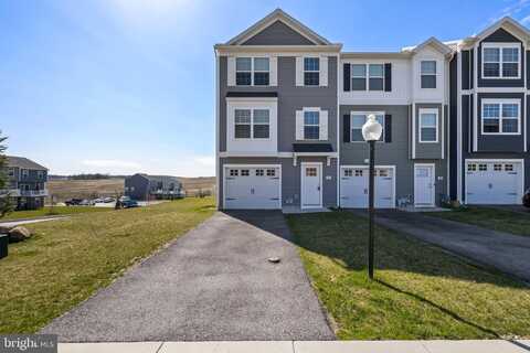 74 ADMIRAL LN, HANOVER, PA 17331