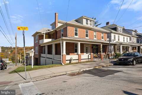 157 W GAY STREET, RED LION, PA 17356