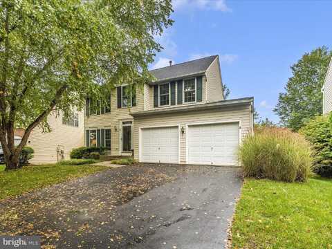 4 VILLAGE GREEN COURT, GERMANTOWN, MD 20876