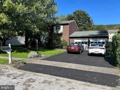 2748 MASSACHUSETTS COURT, HARRISBURG, PA 17112