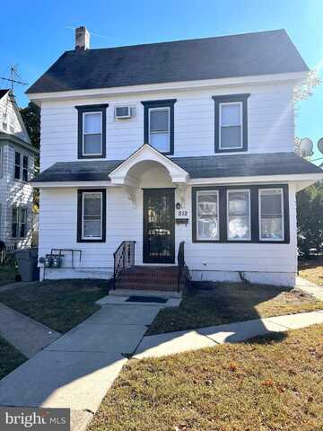 212 W BROAD STREET, PAULSBORO, NJ 08066