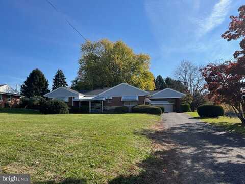 404 HARRISBURG PIKE, DILLSBURG, PA 17019