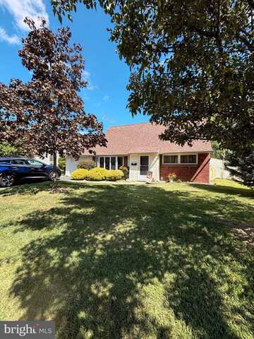 131 HEDGE ROAD, LEVITTOWN, PA 19056