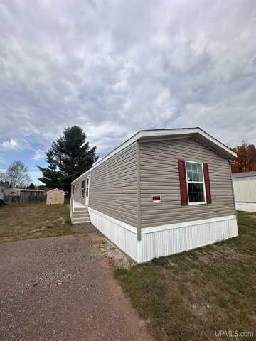 55 E Riling, Gwinn, MI 49841