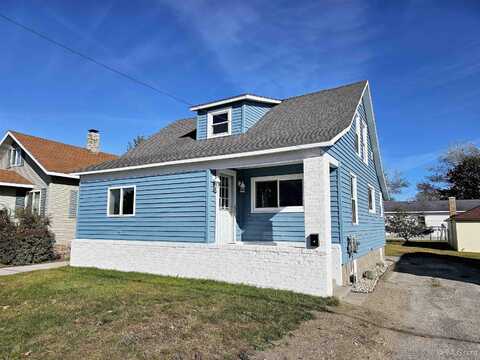 122 N First, Manistique, MI 49854