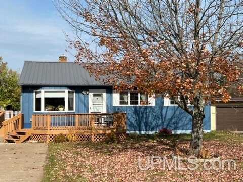 1725 North Lake, Ishpeming, MI 49849