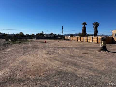 5400 Yavapai Drive, Topock, AZ 86436