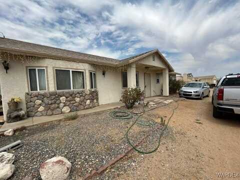 667 S San Pedro Road, Golden Valley, AZ 86413