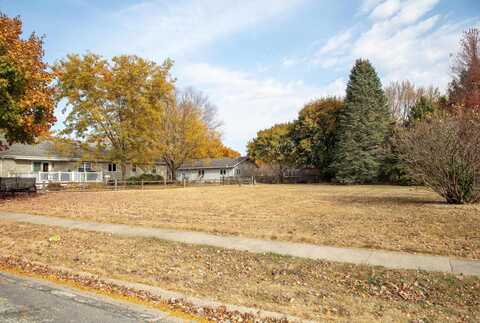 Willow Circle, Waverly, IA 50677