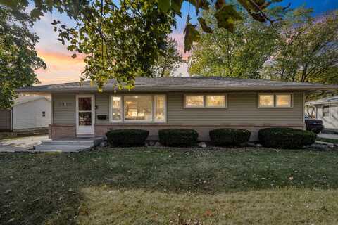 2315 Valley Park Drive, Cedar Falls, IA 50613