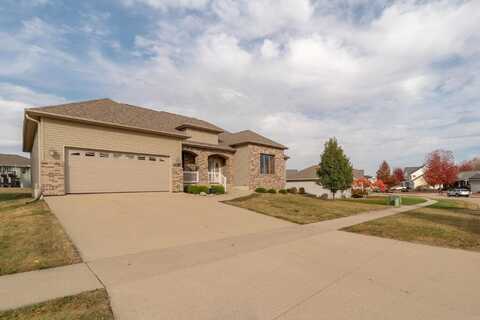 2105 Boxwood Drive, Cedar Falls, IA 50613