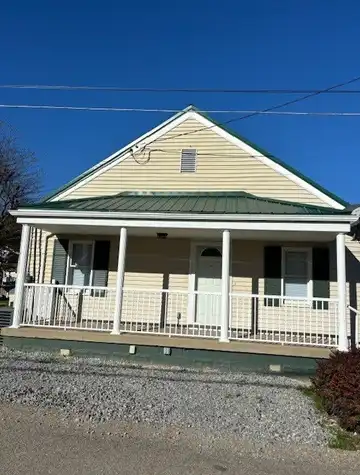 417 W Pittsburgh St, Burgettstown, PA 15021