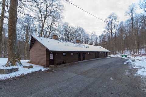 90 Mountain Club Road, Slate Lick, PA 15622