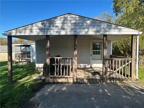 207 WEST PENNSVILLE ST, Connellsville, PA 15425