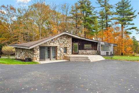 887 Stutzmantown Road, Stonycreek, PA 15541