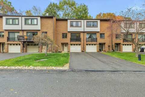 305 Springwater Ct, Crescent, PA 15108