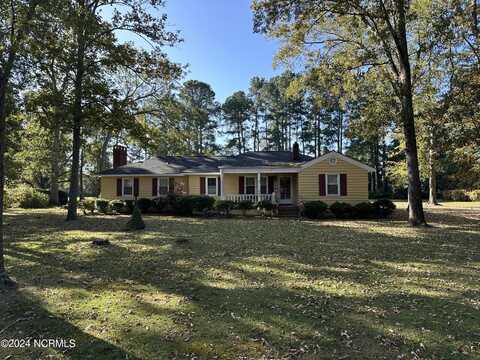 13420 Oakwood Drive, Laurinburg, NC 28352