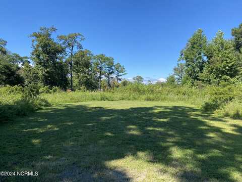 415 Chadwick Shores Drive, Sneads Ferry, NC 28460