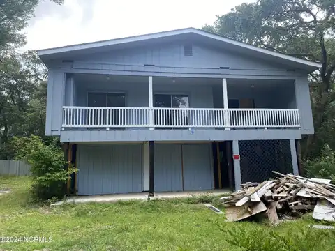 116 SW 6th Street, Oak Island, NC 28465