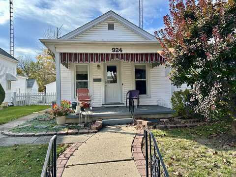 924 Garfield Avenue, Troy, OH 45373