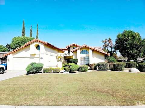 7001 Margaret Court, Bakersfield, CA 93309