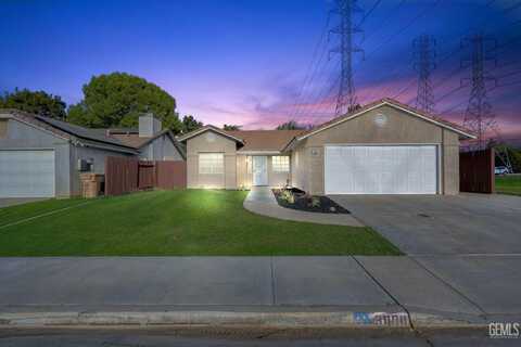 3000 Chuckwagon Street, Bakersfield, CA 93312