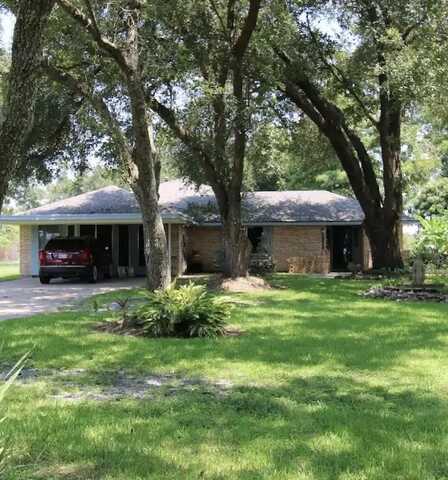 4119 Country Dr, Bourg, LA 70343