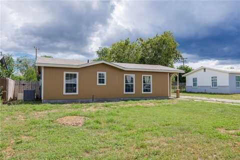 1402 E Rosewood Street, Beeville, TX 78102