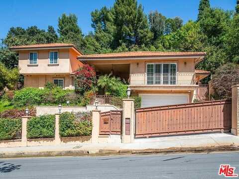 16677 Calneva Dr, Encino, CA 91436