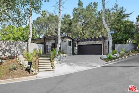 3888 Berry Dr, Studio City, CA 91604