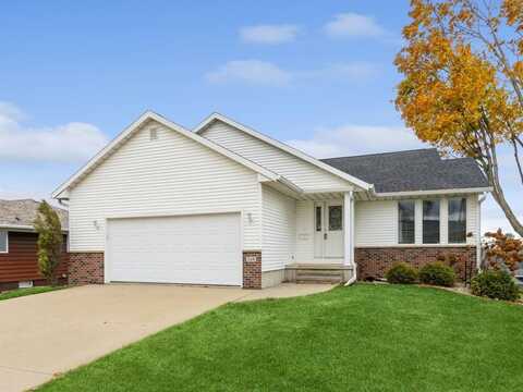 729 29th Street NE, Cedar Rapids, IA 52402