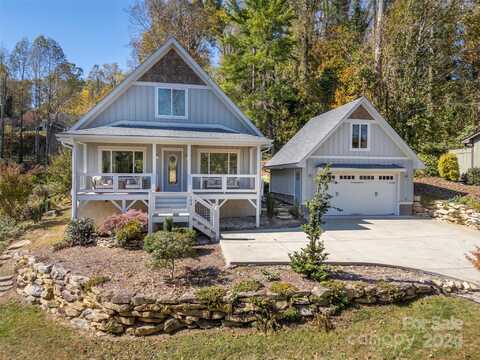 102 W Lake Avenue, Hendersonville, NC 28739