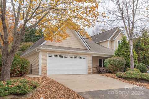 47 Honeycomb Circle, Swannanoa, NC 28778